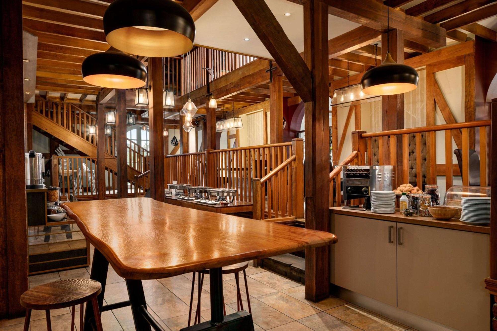 Heritage Park Pontypridd, Trademark Collection By Wyndham ภายนอก รูปภาพ